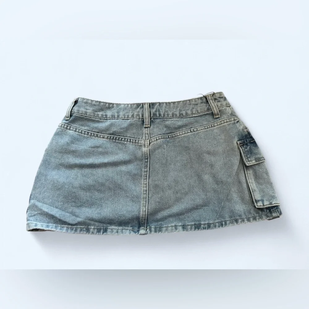 Denim Cargo Mini Skirt w/ Buckle Strap - NWT - Picture 3 of 3